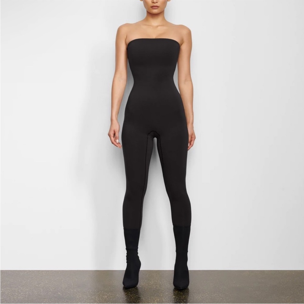SKIMS - NWOT All in One Bodysuit Sz XL